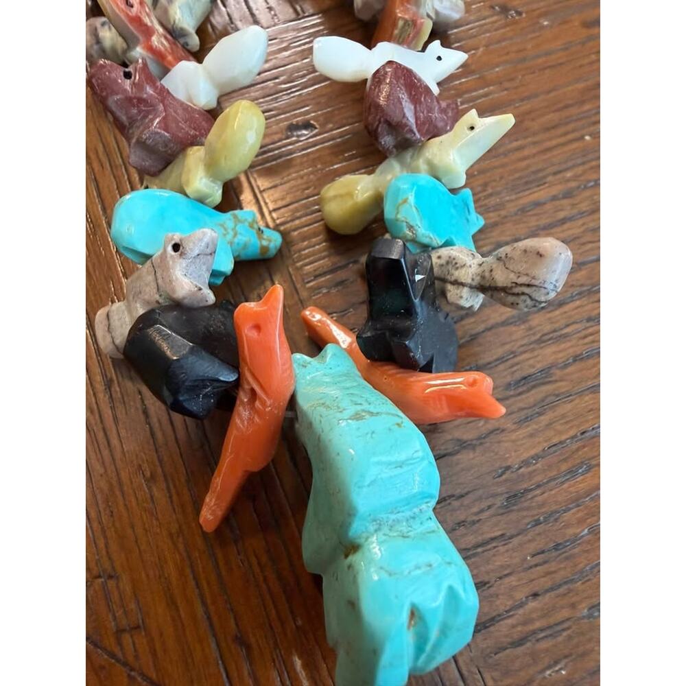Vintage Southwestern Zuni-Style Fetish Necklace - Hand Carved Stone Animals CCC9 - Picture 2 of 4